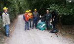 Puliamo il mondo a Fara d'Adda: un cassone da camion colmo di rifiuti