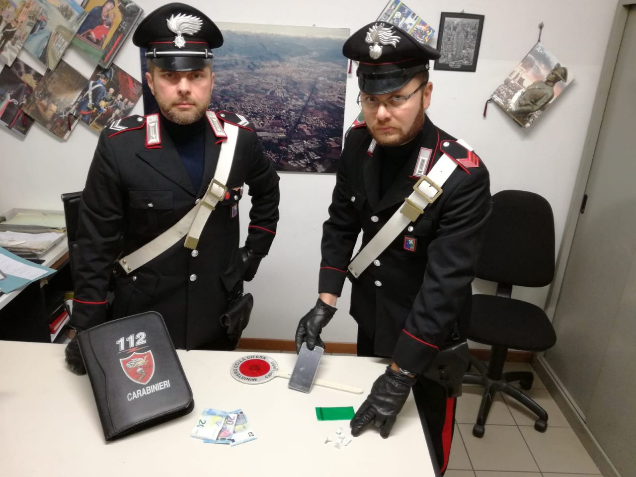 Marocchina in manette, di notte diventava pusher di cocaina
