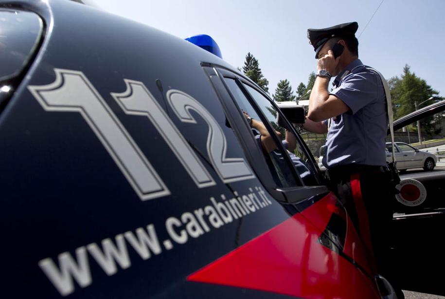 Malore in auto, donna salvata dall’intervento dei carabinieri