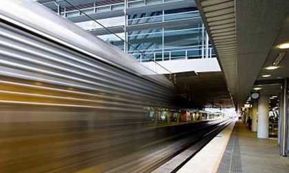 I nuovi treni per i pendolari lombardi? Sono stati mandati a Genova...