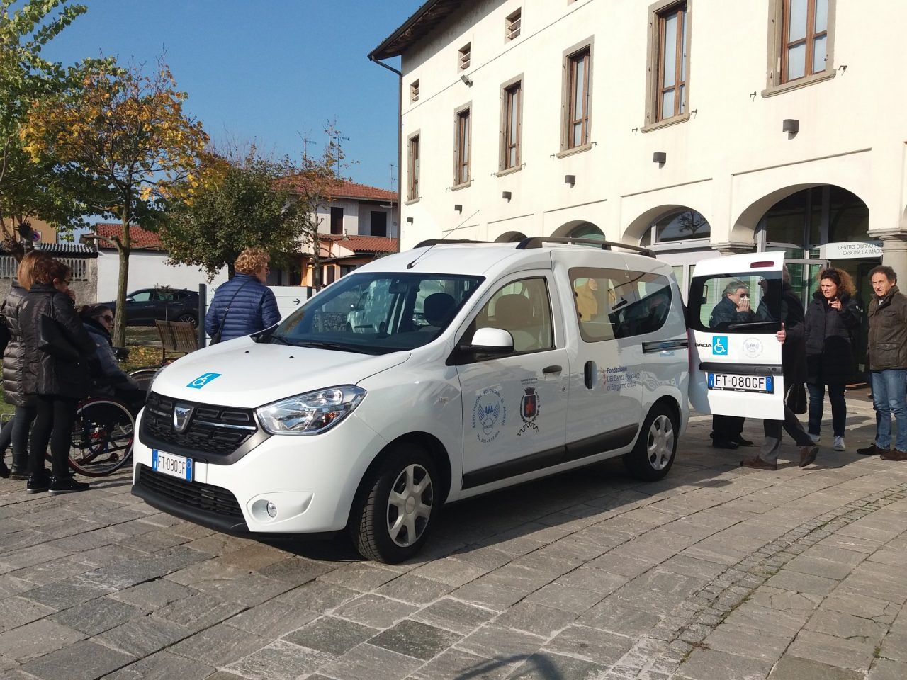 nuovo mezzo trasporto disabili arcene