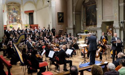 Orchestra e coro omaggiano Fauré
