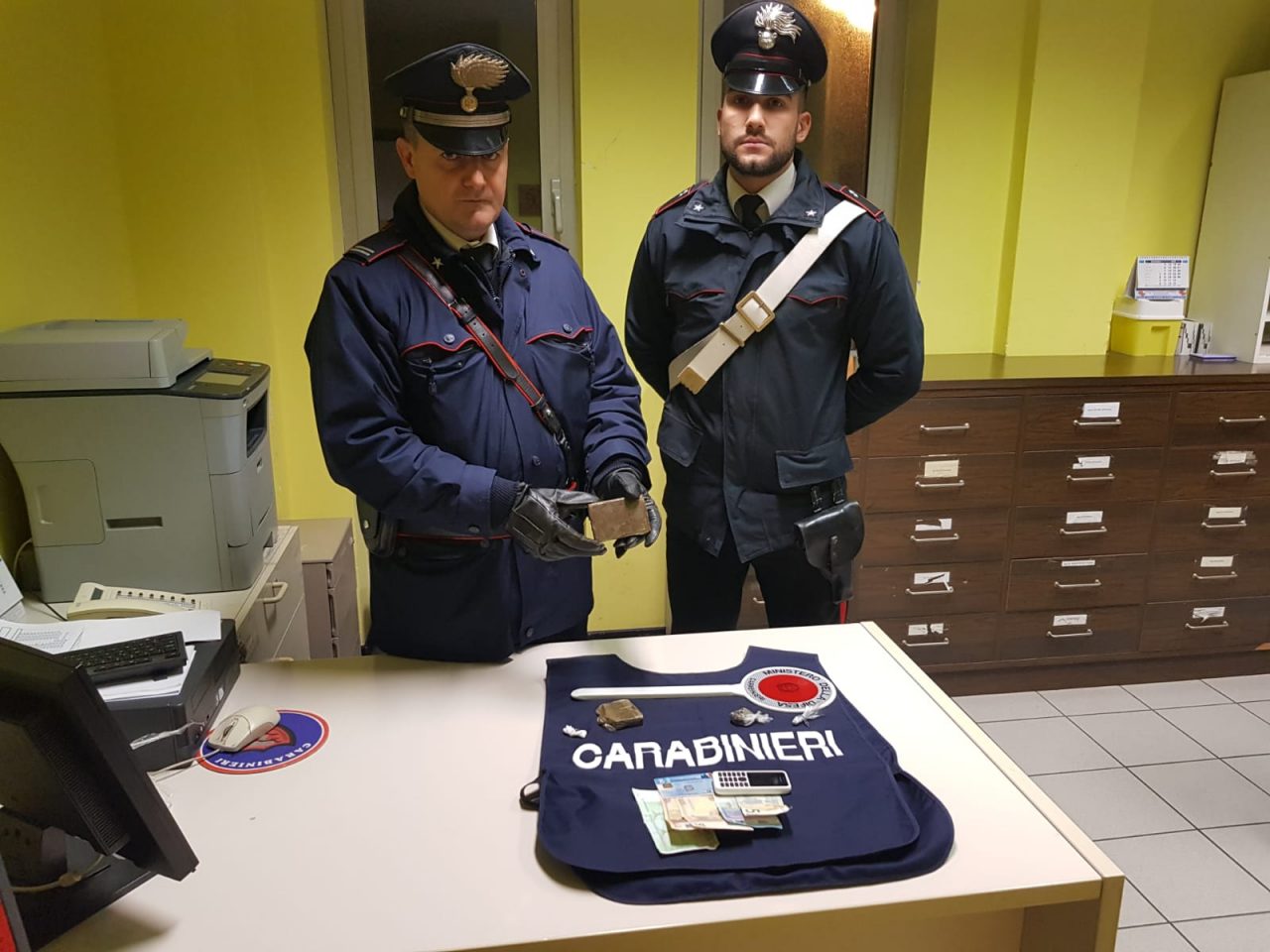 Blitz interforze a Brignano, transennato il centro