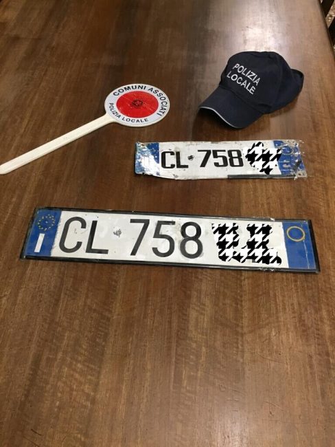 targa e patente falsa polizia spirano