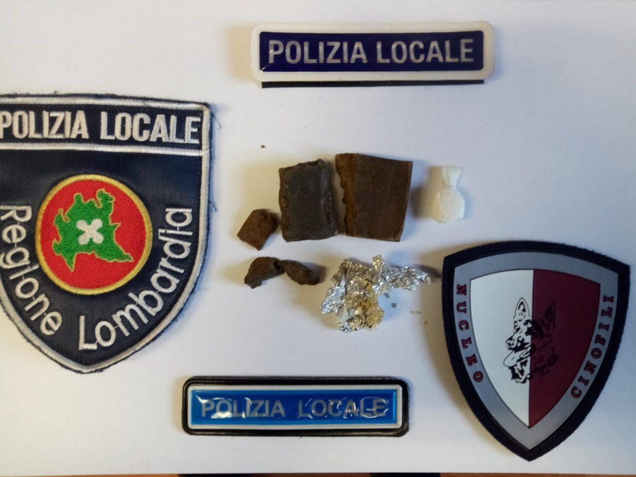 Ingerisce cellophane per nascondere le tracce di droga, denunciato tunisino