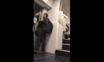 Maniaco sul treno si tocca davanti a una studentessa VIDEO