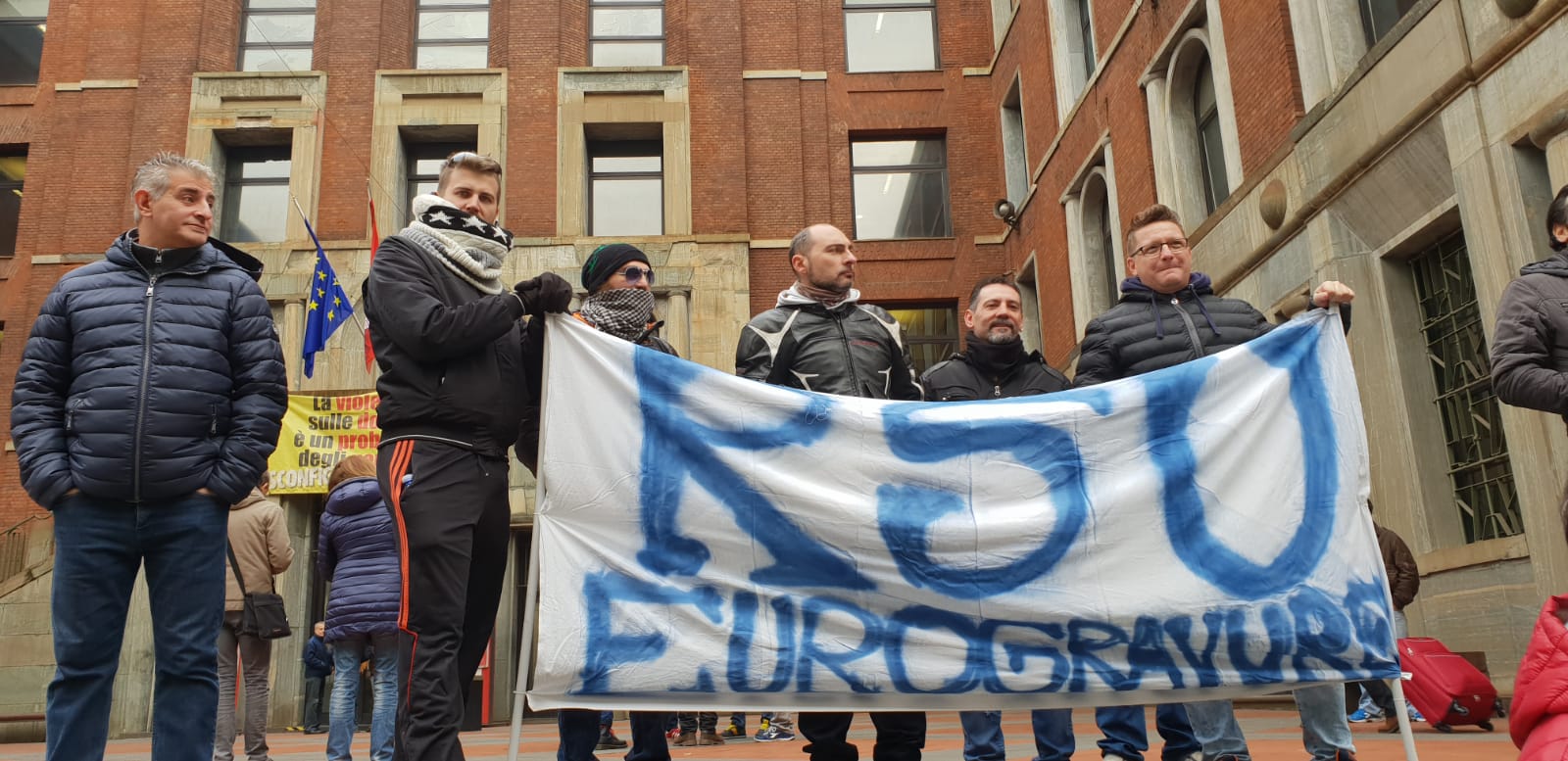 Eurogravure protesta lavoratori alla Camera del Lavoro