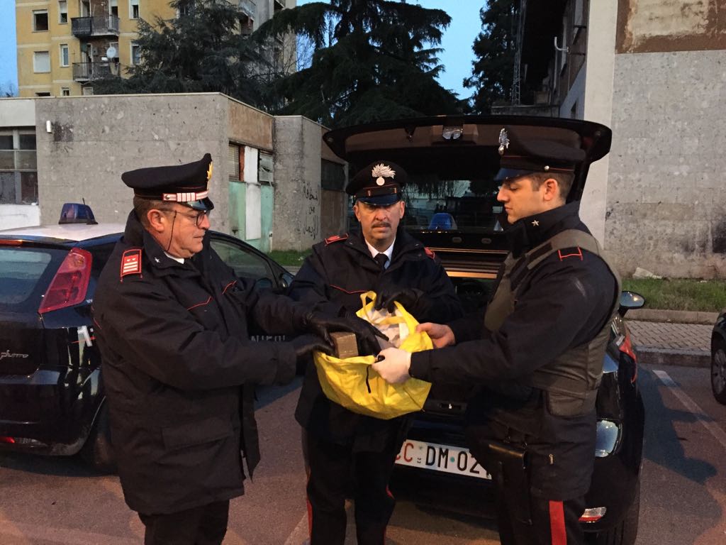 Zingonia Libera, nuovo blitz dei carabinieri alle torri VIDEO
