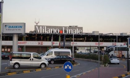Incidente a Linate, furgone urta un’ala: aeroporto chiuso