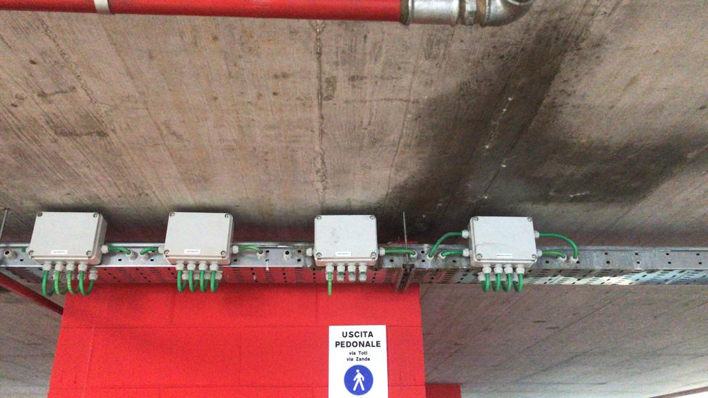 Piazza Setti, infiltrazioni sul soffitto del parcheggio FOTO