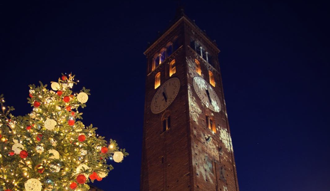 Albero di Natale a Treviglio, la Bcc accende la magia