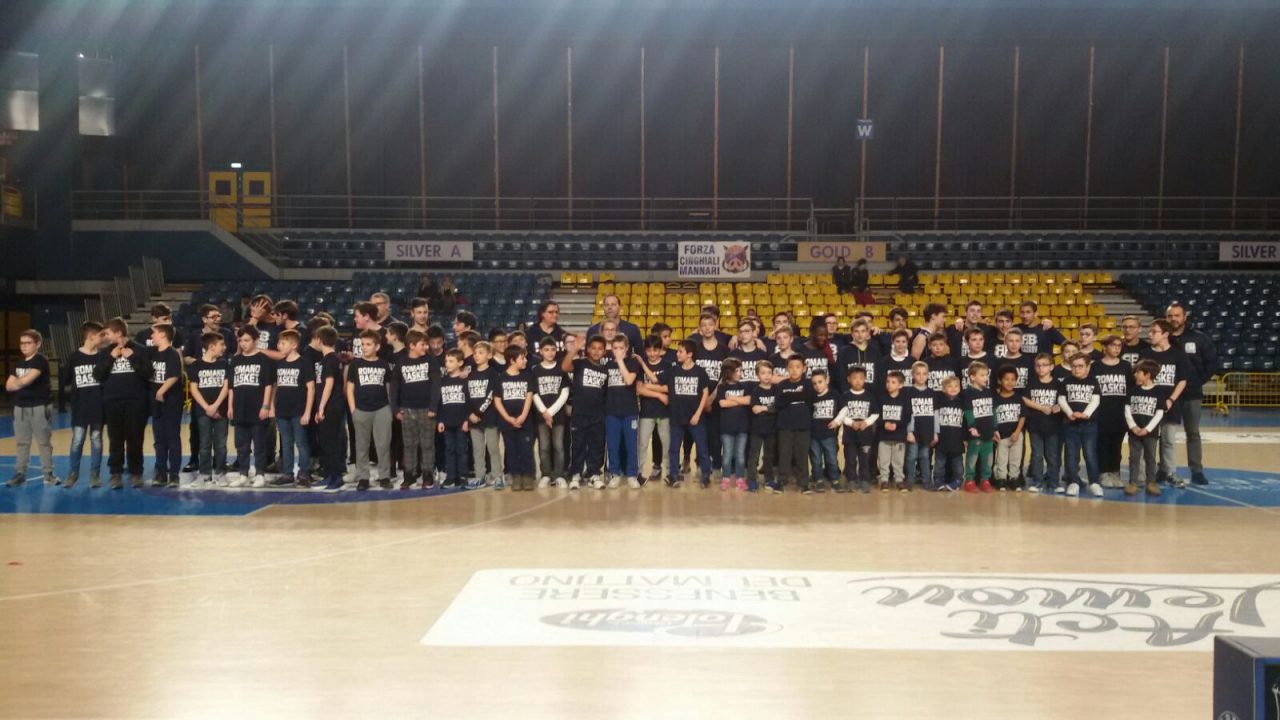 Il minibasket riempie il palazzetto dello sport 