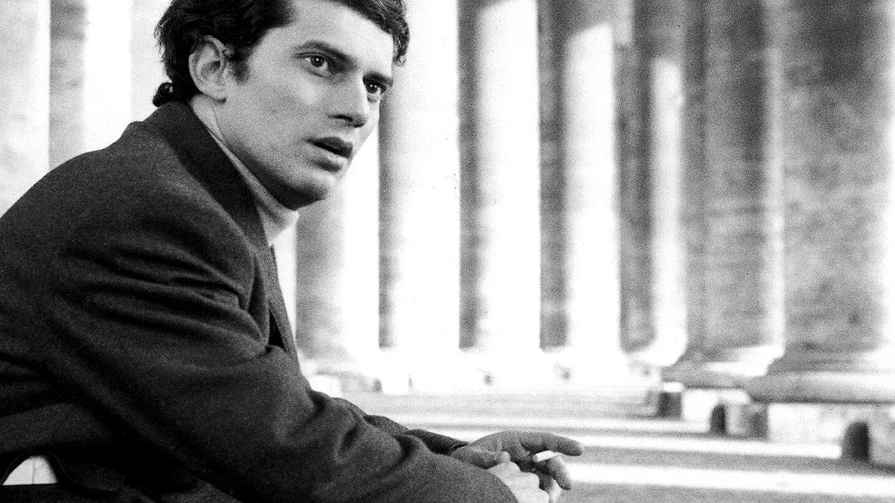Luigi Tenco al Filodrammatici in uno spettacolo teatrale