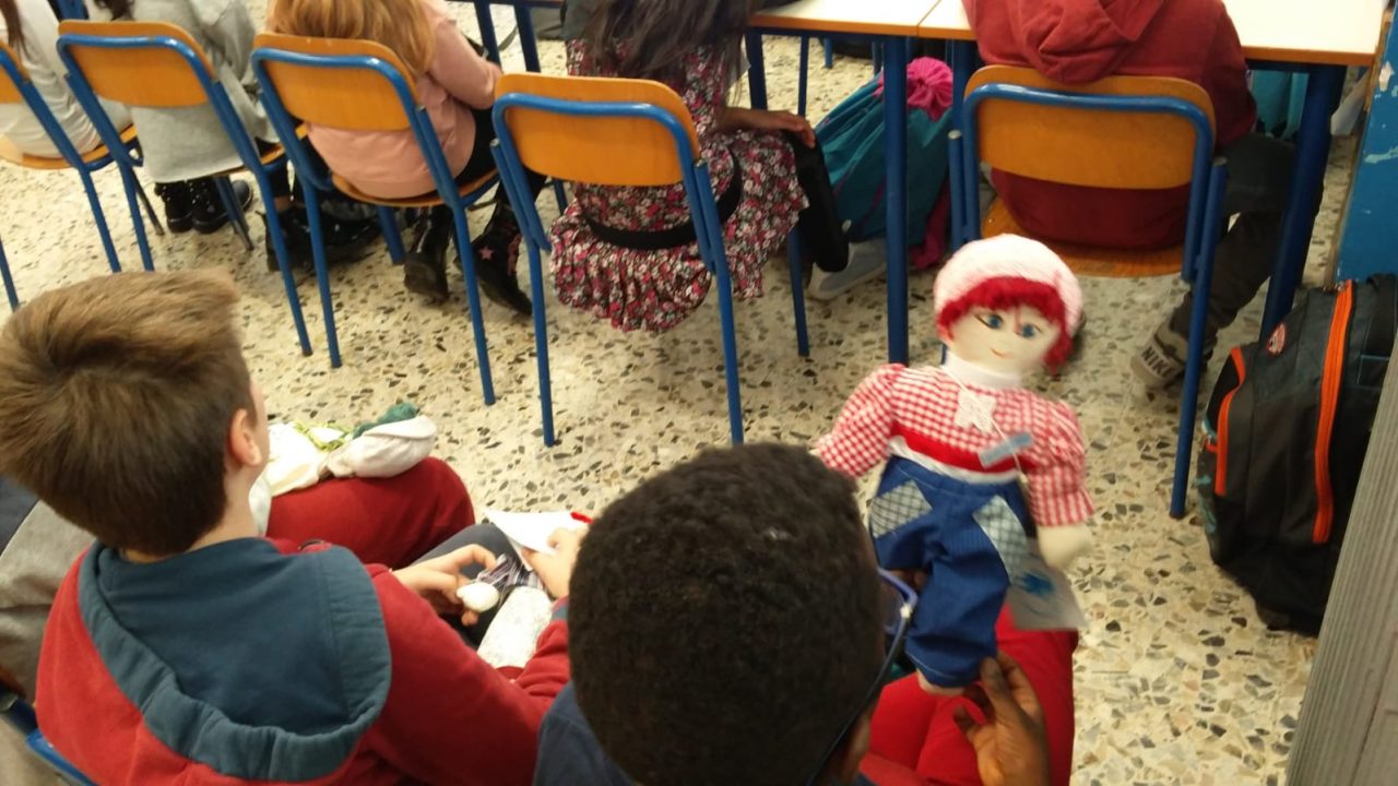 Progetto Pigotta, gli studenti delle elementari di Verdellino donano bambole all’Unicef
