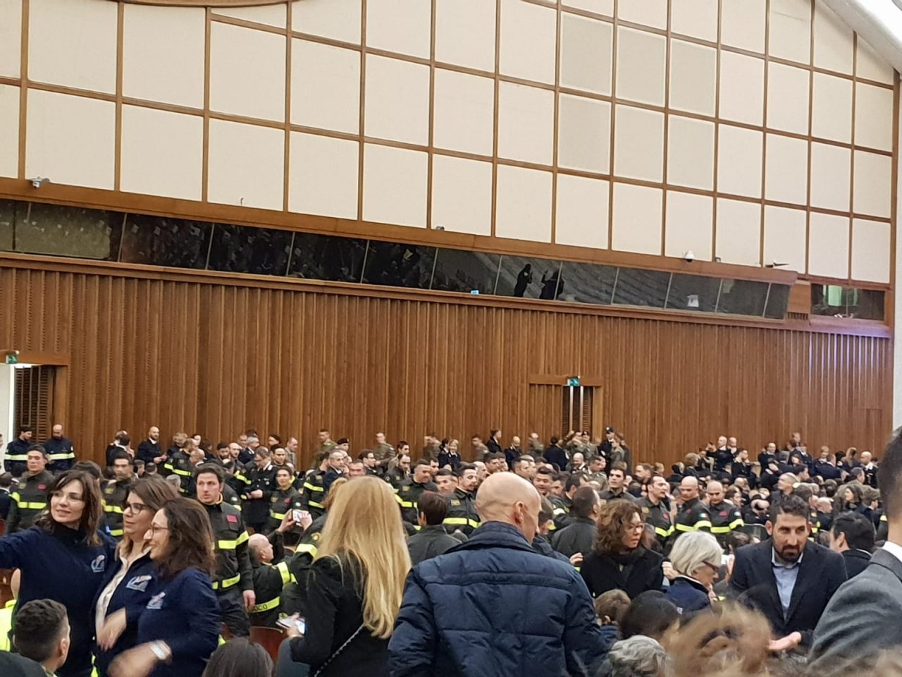 volontari bergamaschi in udienza dal Papa
