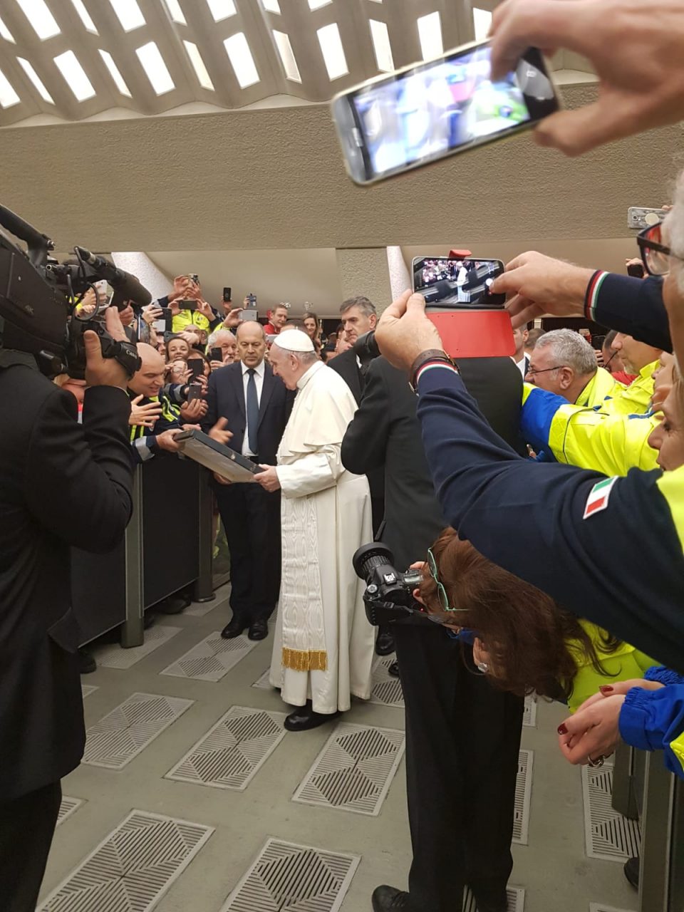 volontari bergamaschi in udienza dal Papa