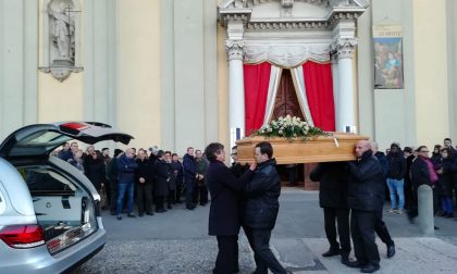 "Ciao pres": Cologno si ferma per l'ultimo saluto a Giacomo Cavalleri