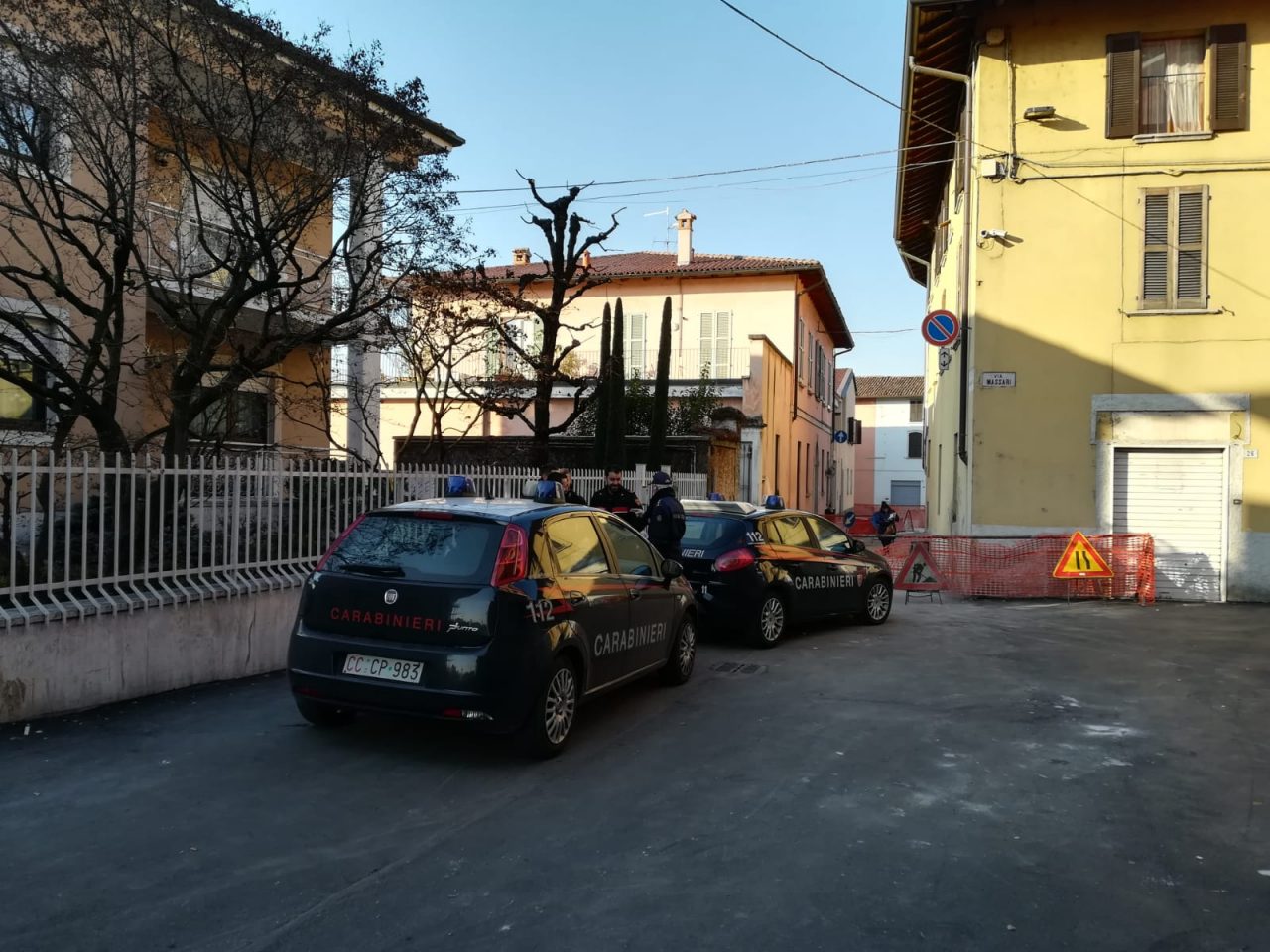 Lite furibonda in centro Canonica, arrivano i carabinieri e l’ambulanza