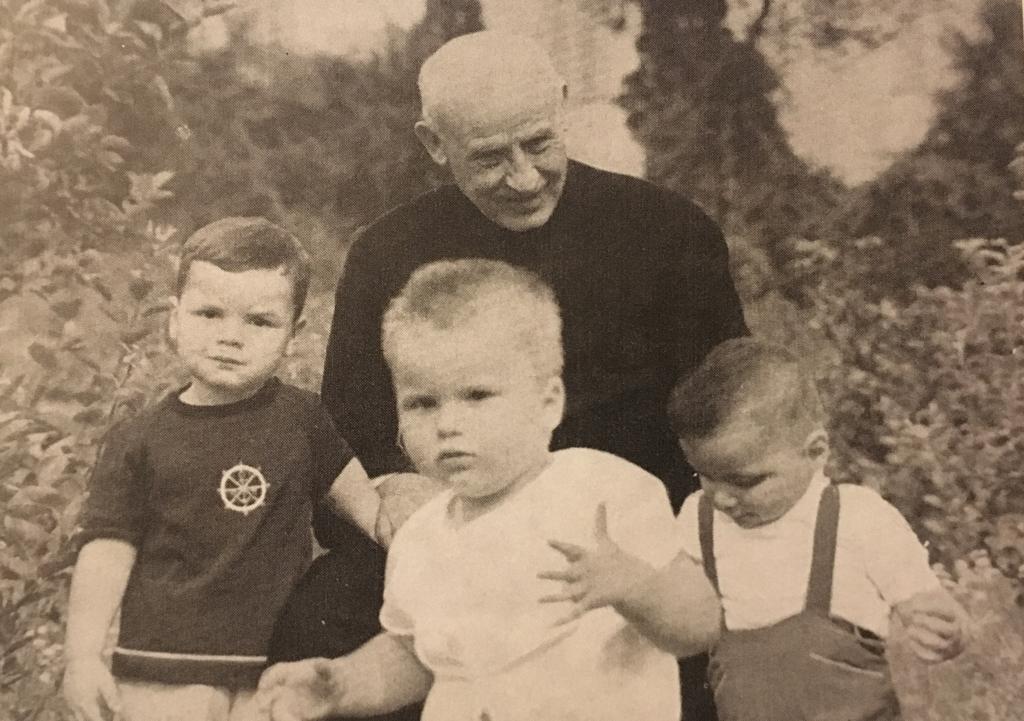 Una targa per don Antonio Crippa, il sacerdote degli orfani