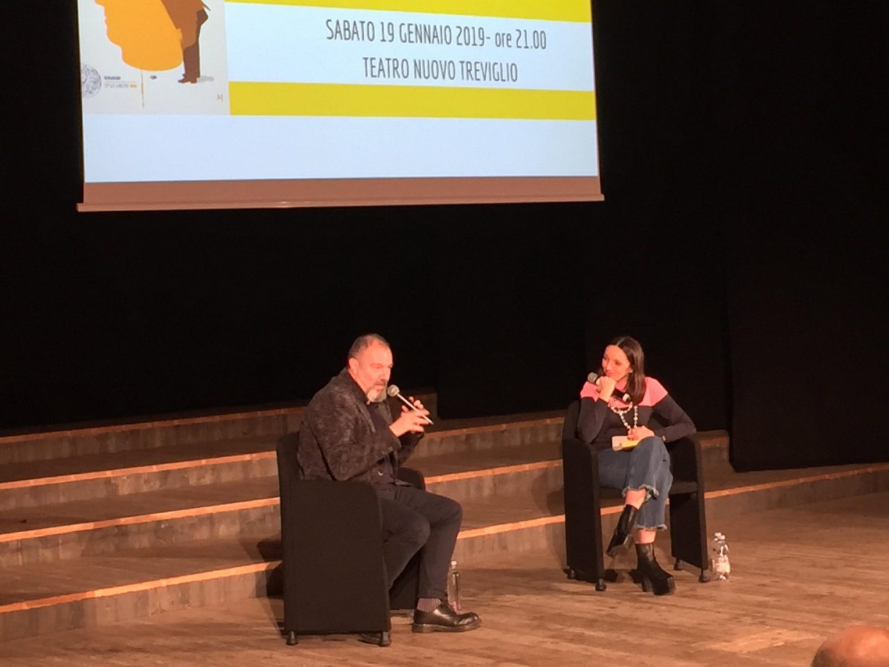 Carlo Lucarelli a Treviglio: la letteratura può cambiare la realtà? VIDEO