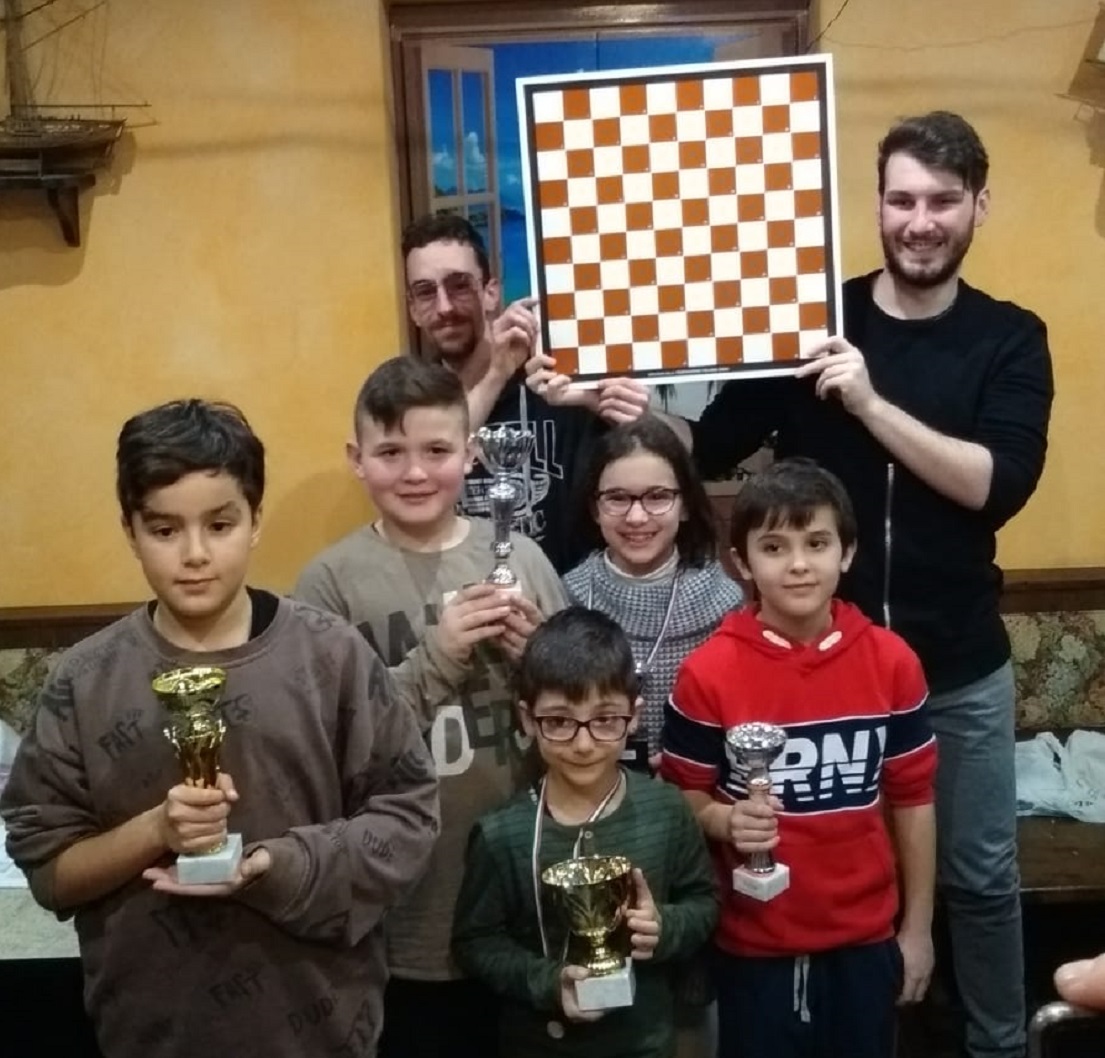 Pazzi per la dama per dire no ai video poker FOTO