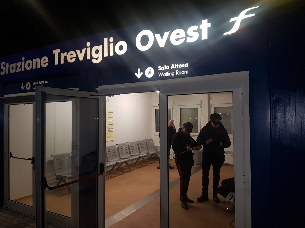 Controlli in stazione, droga e clandestini