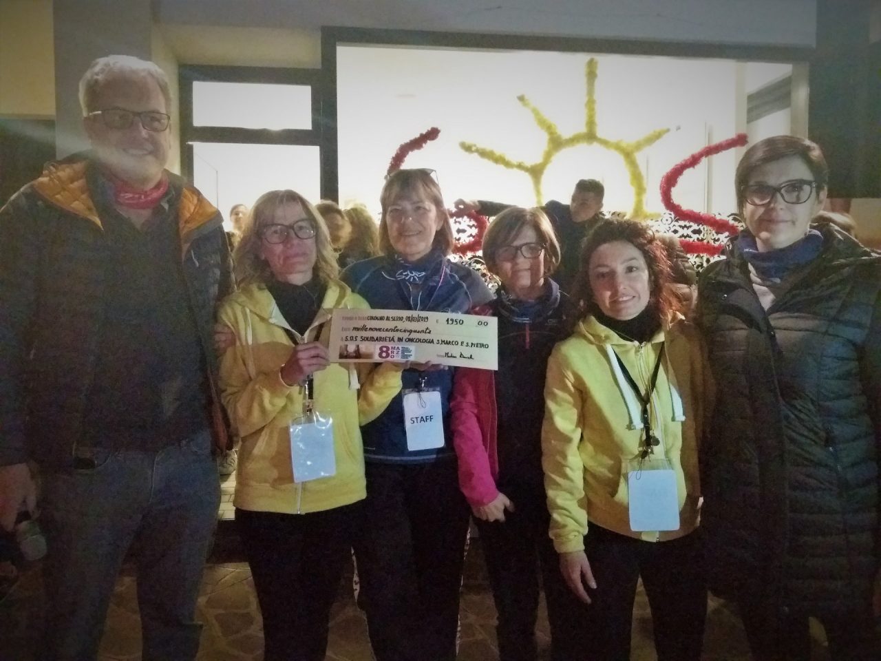 Camminata di beneficenza per combattere contro il cancro, boom di presenze FOTO