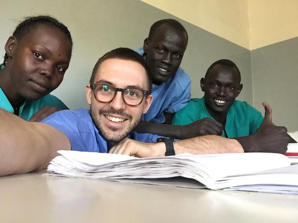 Incendio al dormitorio della Tonj Project in Sud Sudan. Tra i volontari Edoardo Sacchi di Arcene