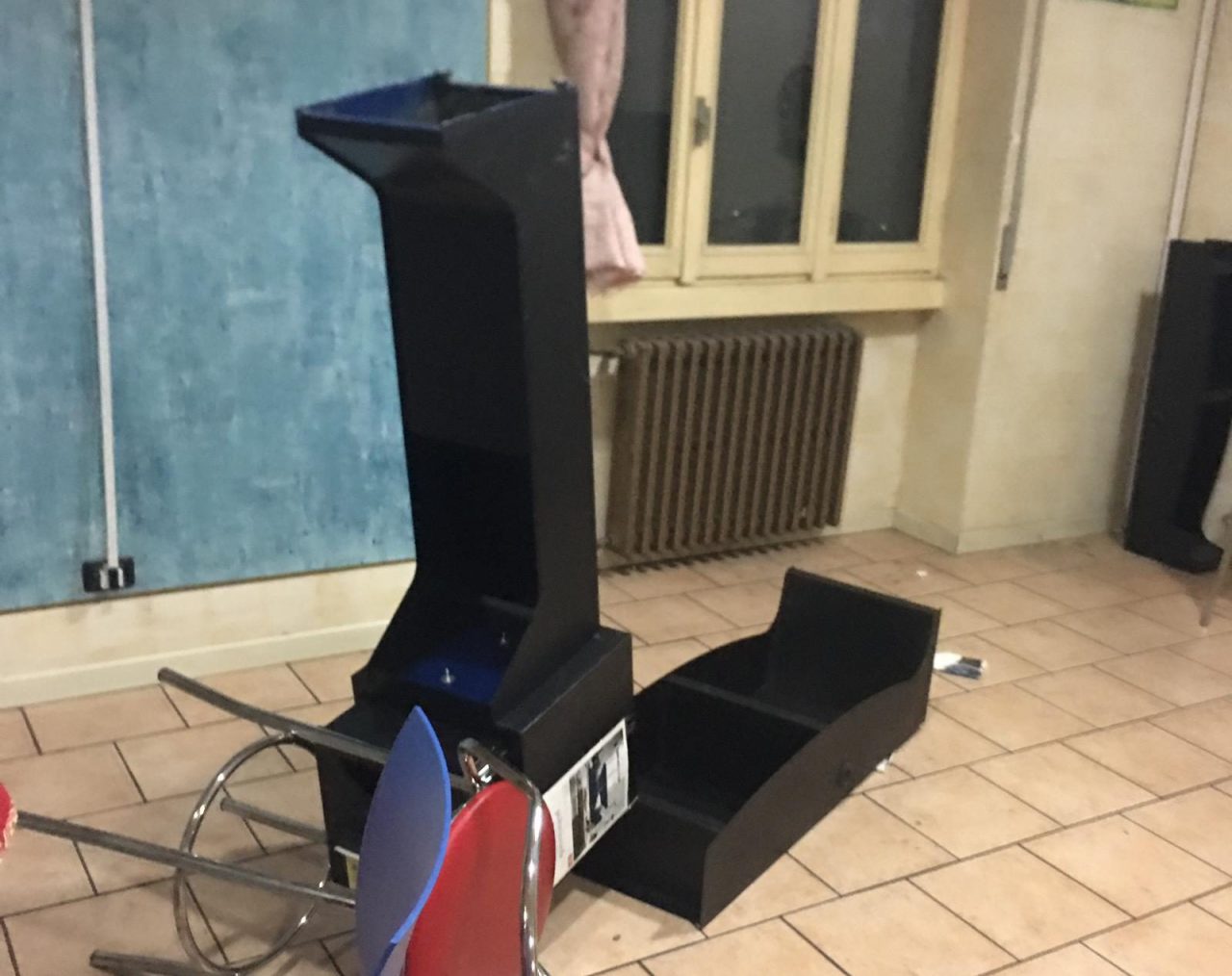 Furto al bar di cinque slot, colpito ancora il “Dolceamaro” FOTO
