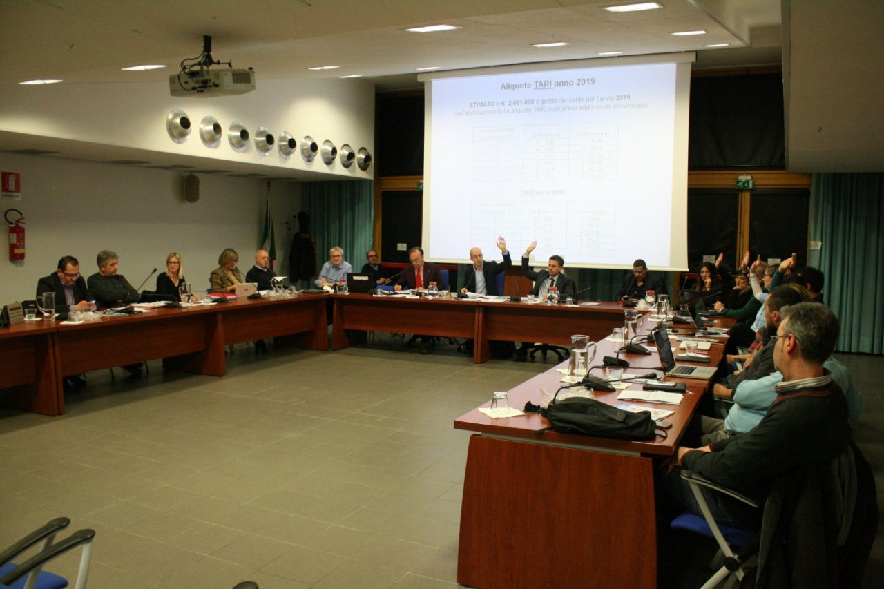 A Cassano aumentano le tasse comunali e la maggioranza si divide