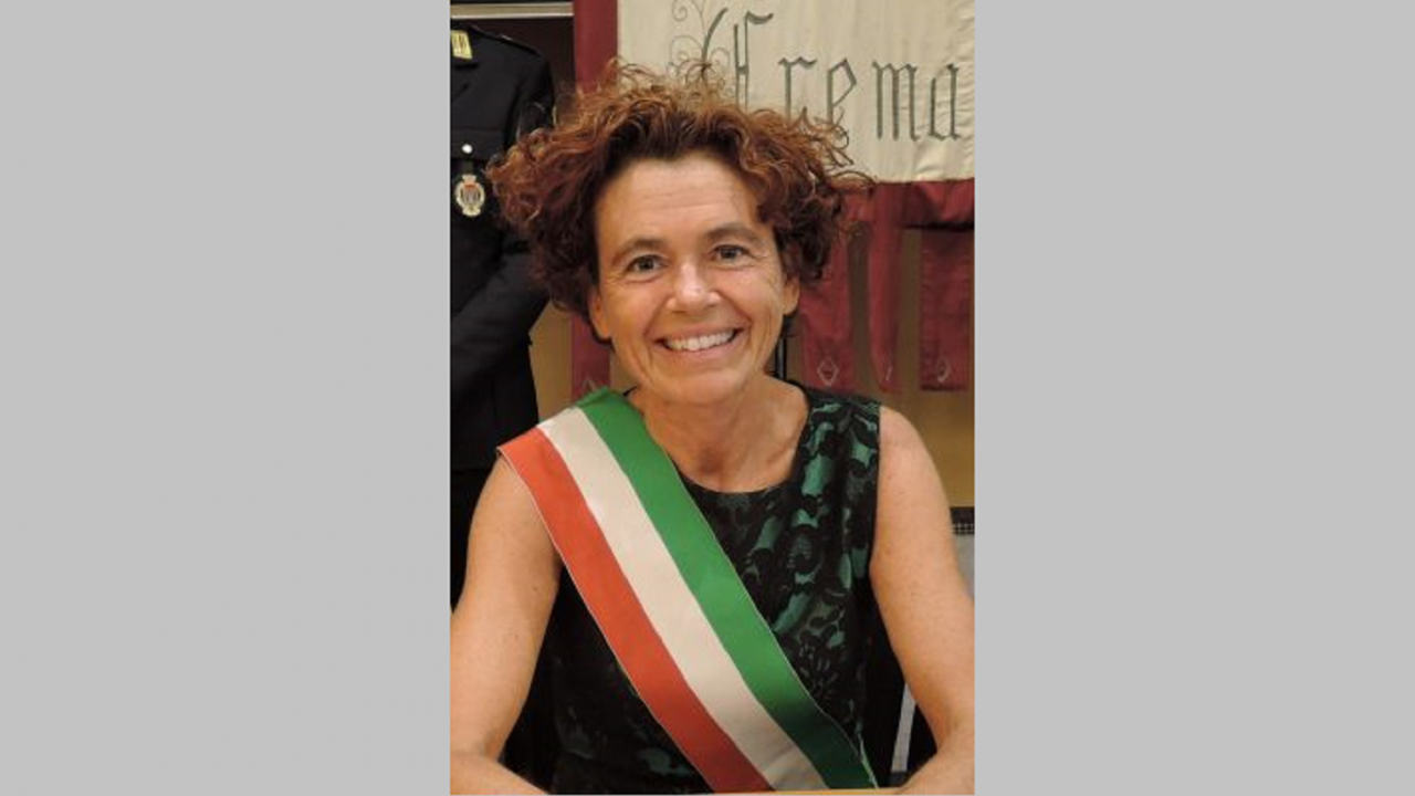 Attacchi social al sindaco di Crema dopo la sfiorata tragedia: “Fermate i meme fake”