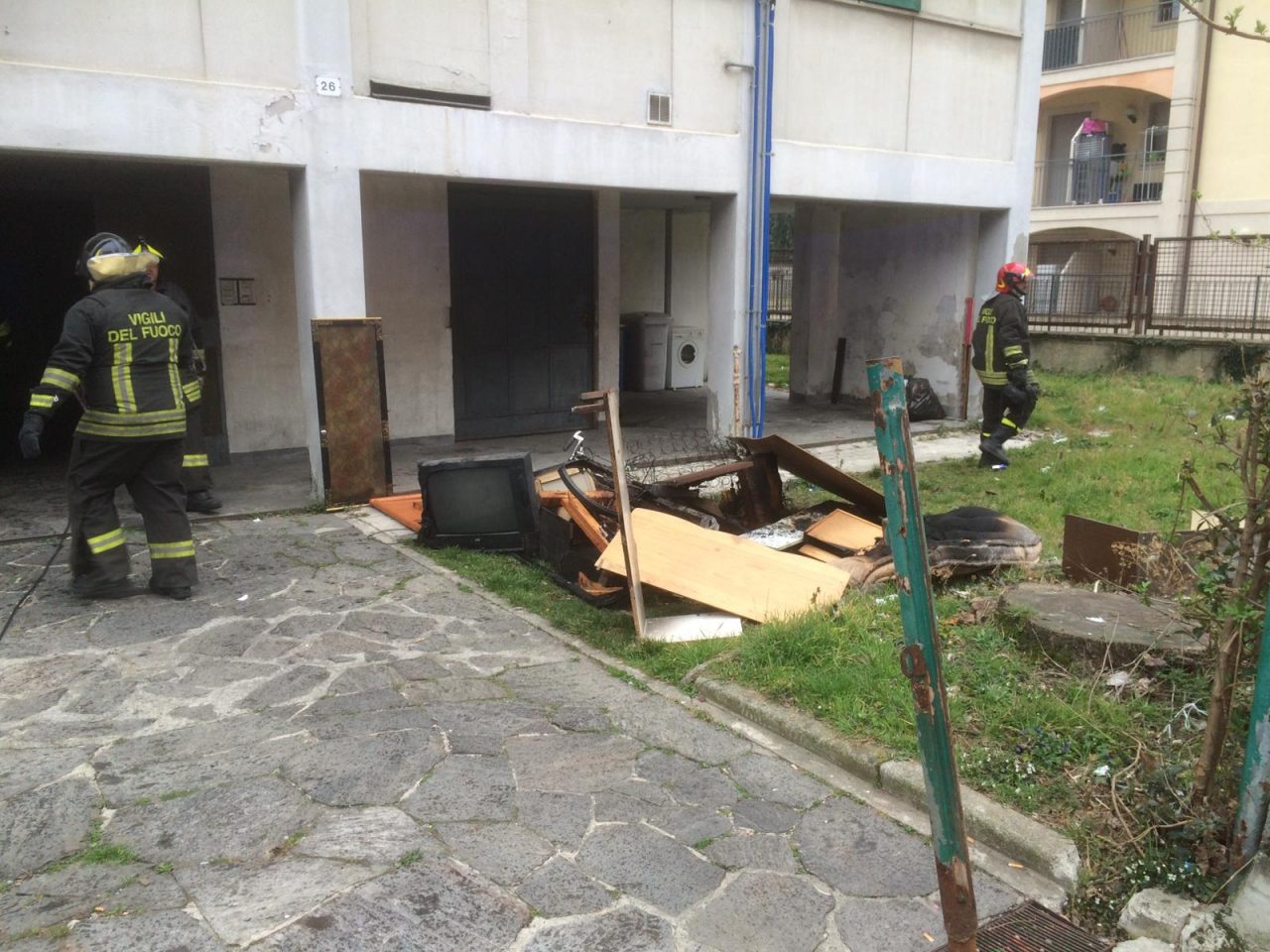 Incendio nella palazzina ex Snam di Treviglio VIDEO