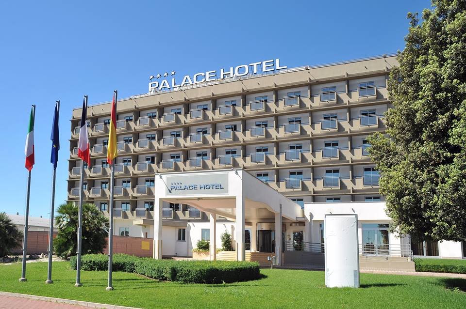 Tragedia a Zingonia, 31enne trovato senza vita in una camera del Palace Hotel