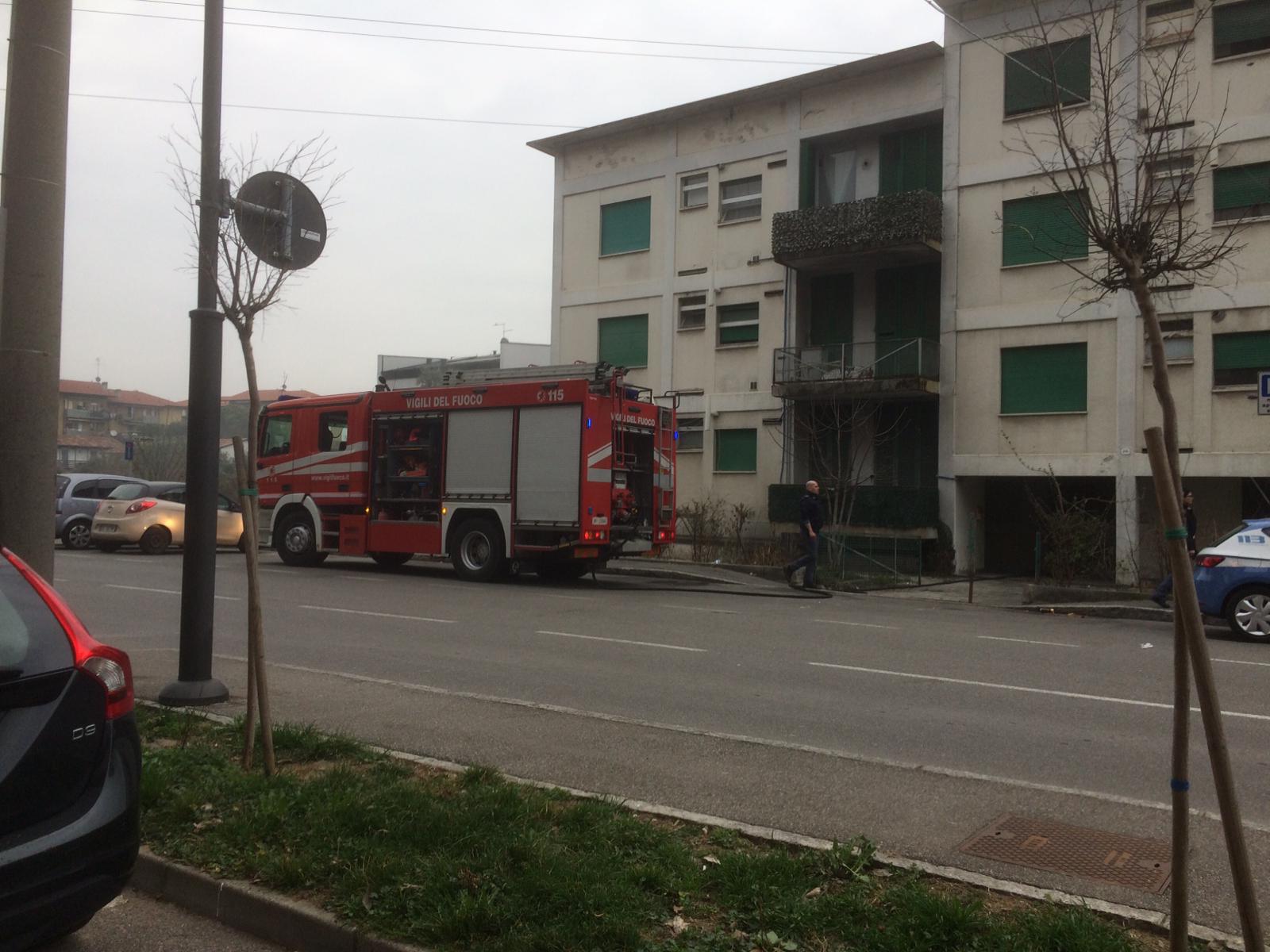 Treviglio incendio palazzina ex Snam via Pontirolo