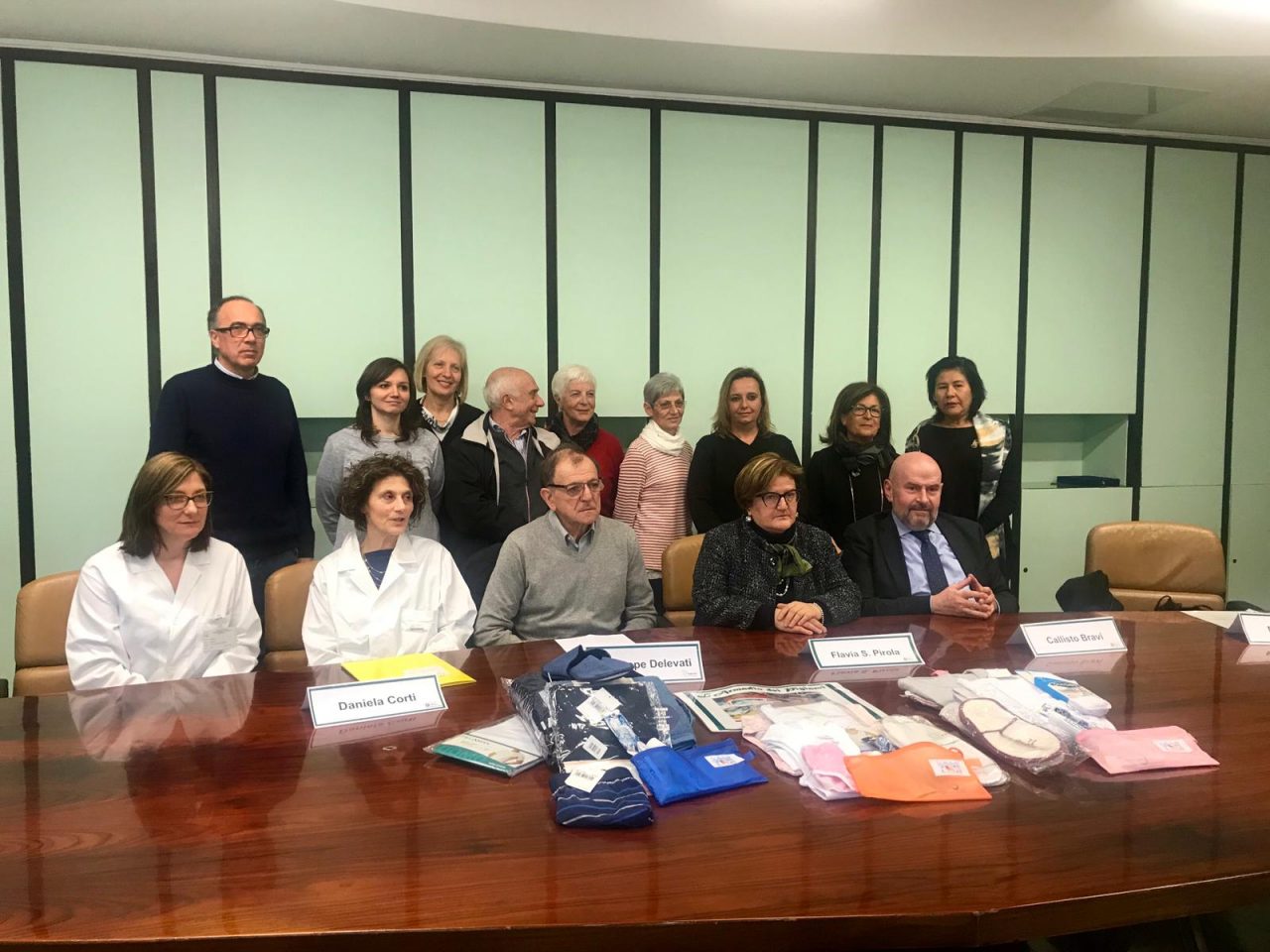 Armadio dei pigiami, consegnati gli indumenti per i pazienti dell’ospedale