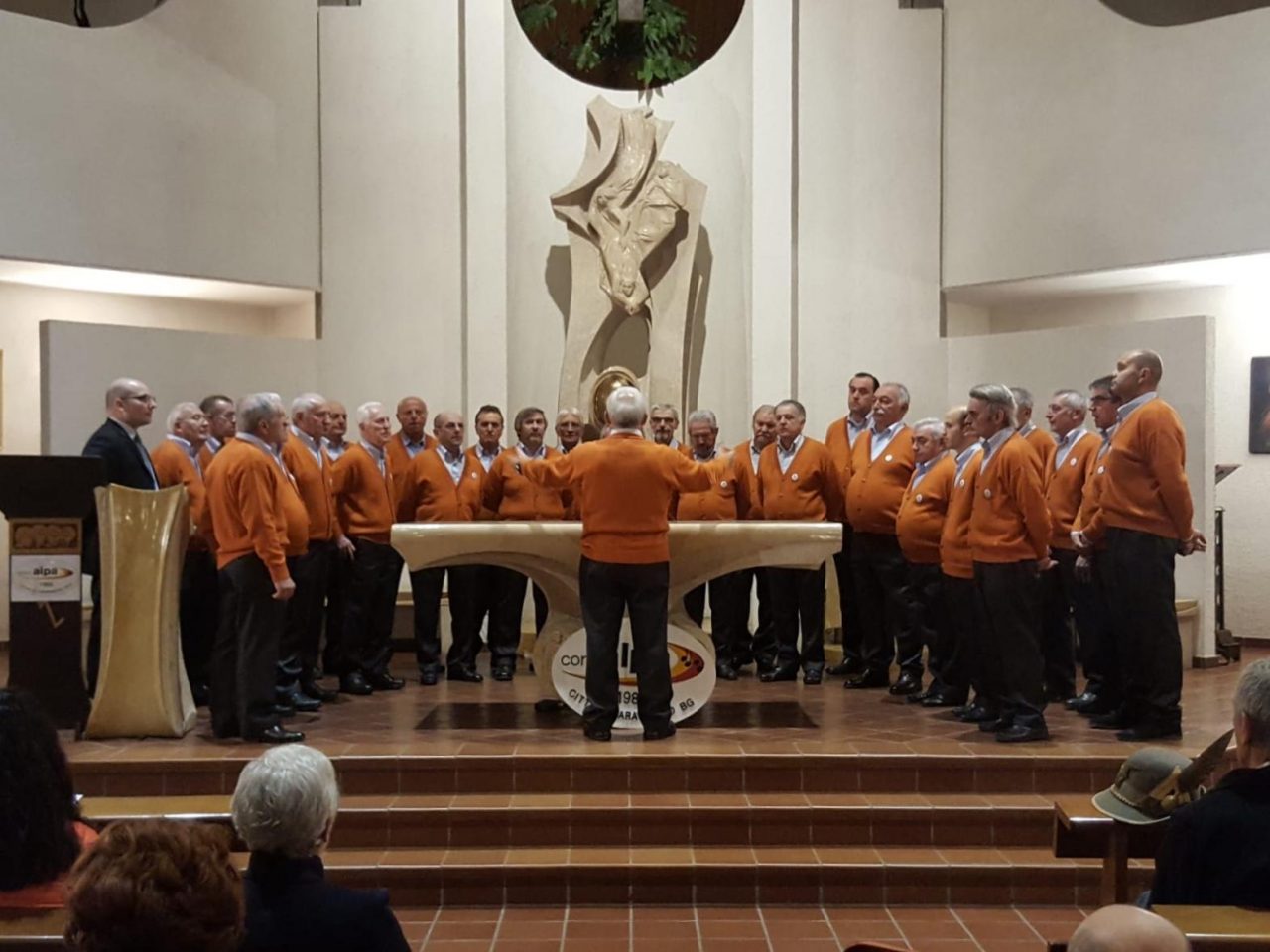 Coro Alpa in festa, donati 1500 euro per aiutare Christian FOTO