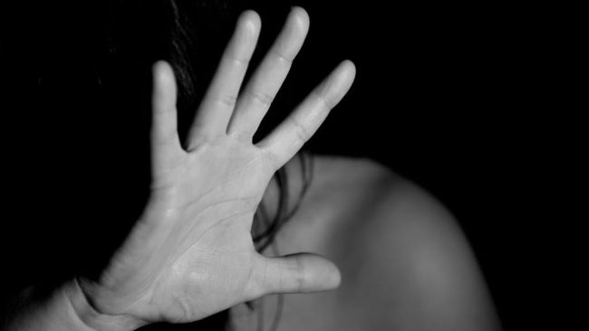 Molestie sessuali alla cameriera, condannato il titolare
