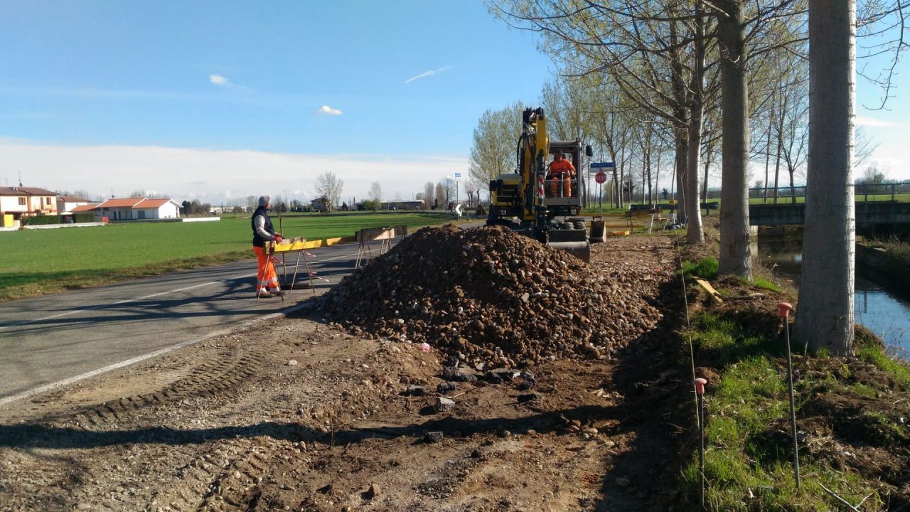 Un nuovo parcheggio in via Volta e asfaltature in alcune vie del paese