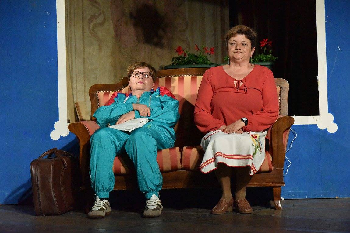 Bambi e Grace: divise alle elezioni ma amiche di teatro per sempre