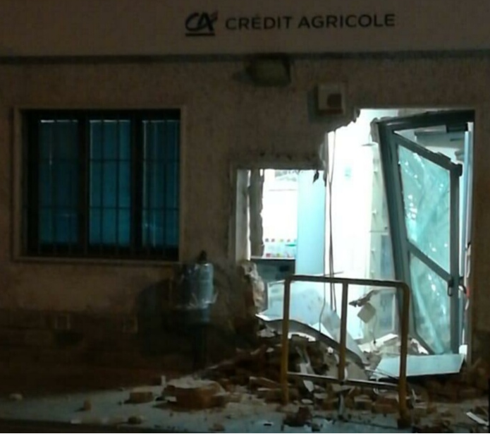 Assalto al Bancomat a Gallignano, i ladri fuggono con il bottino