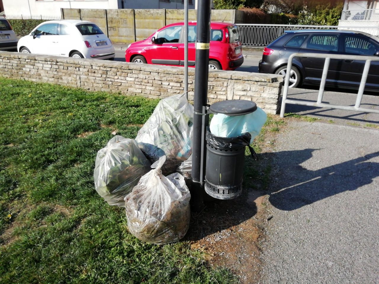 Degrado nel parco di Largo Caprera, i residenti: “Ora basta”
