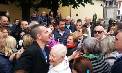 Matteo Salvini a Brembate, tra bagno di folla e contestazione FOTO