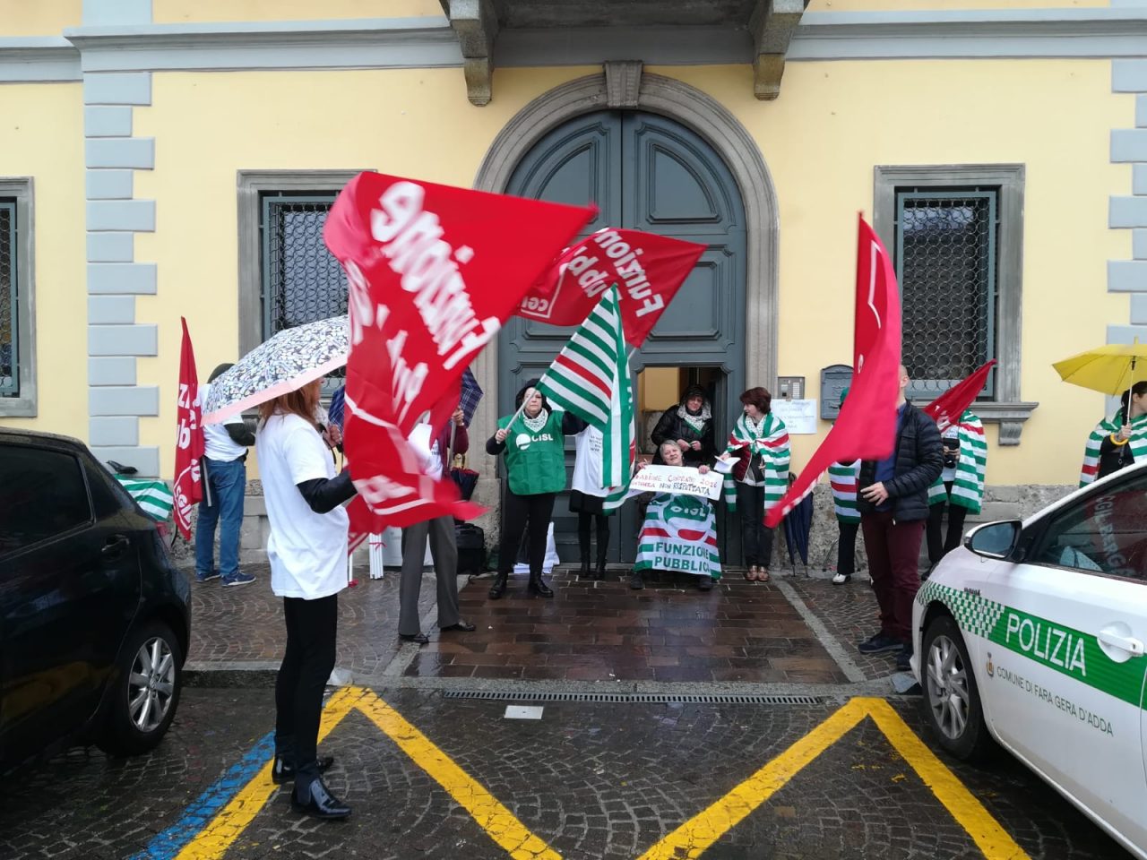 A Fara d’Adda scoppia la pace tra Comune e dipendenti
