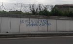 Scritta sul muro, Imeri attacca "No autostrada" risponde
