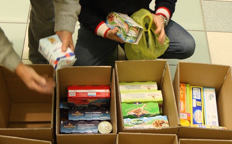 Caritas e Conad aiutano i bisognosi, sabato c’è la Colletta Alimentare