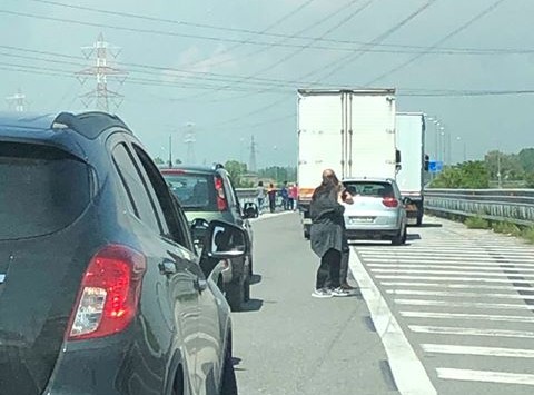 Incidente all’uscita del casello, traffico in tilt