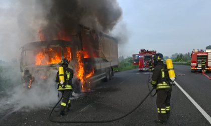 Camion in fiamme, tragedia sfiorata