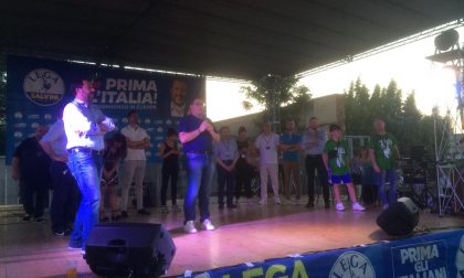 Bagno di folla (e di sudore) per Matteo Salvini a Treviglio: "Reti al confine con la Slovenia"  FOTO