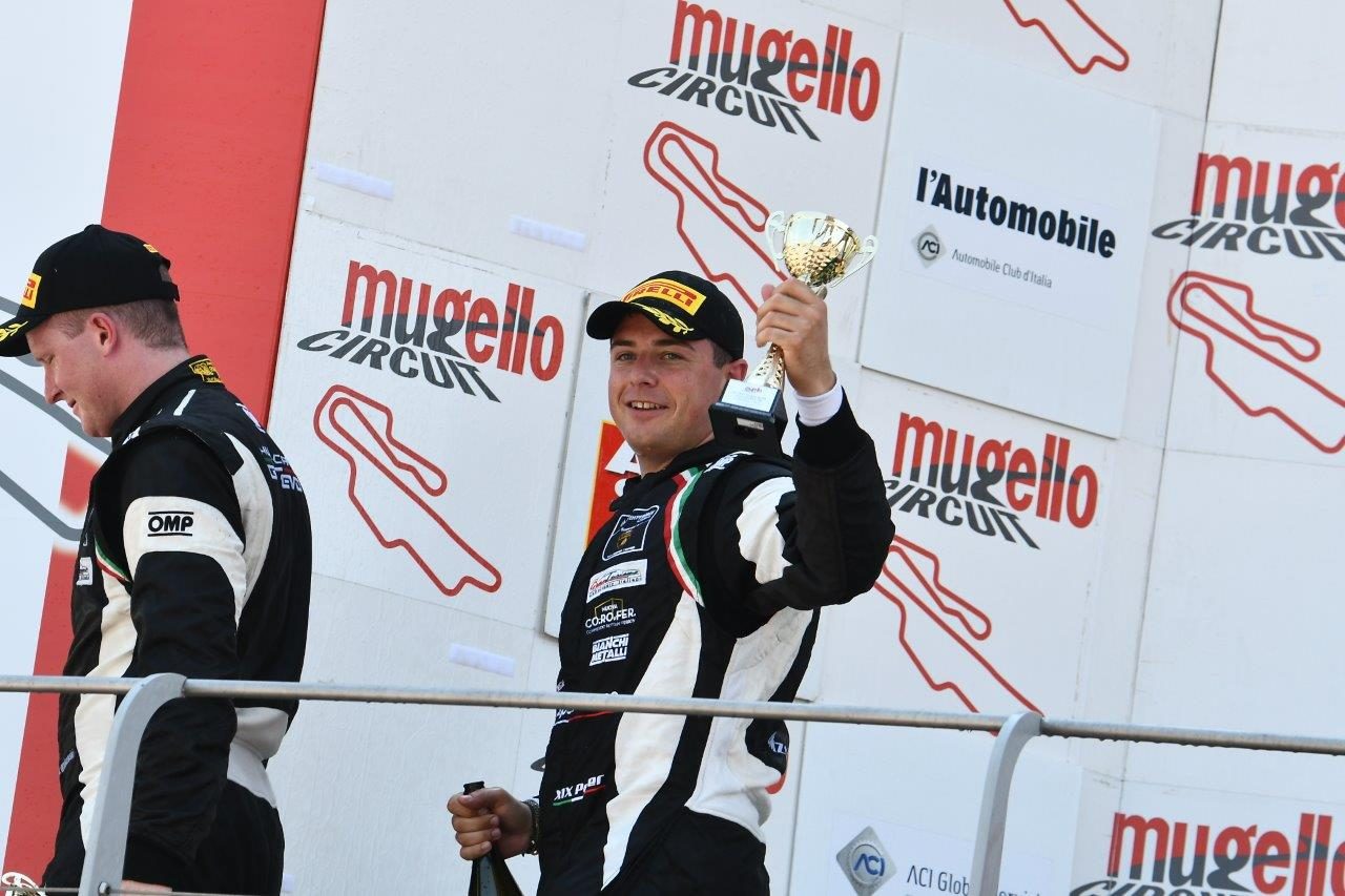 Pietro Perolini al Mugello nel Campionato italiano Gran Turismo FOTO