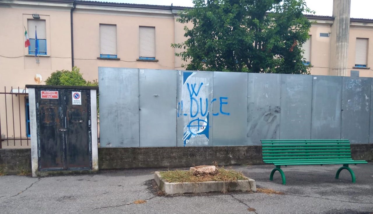La scritta “W il duce” è ancora lì a Trescore Cremasco